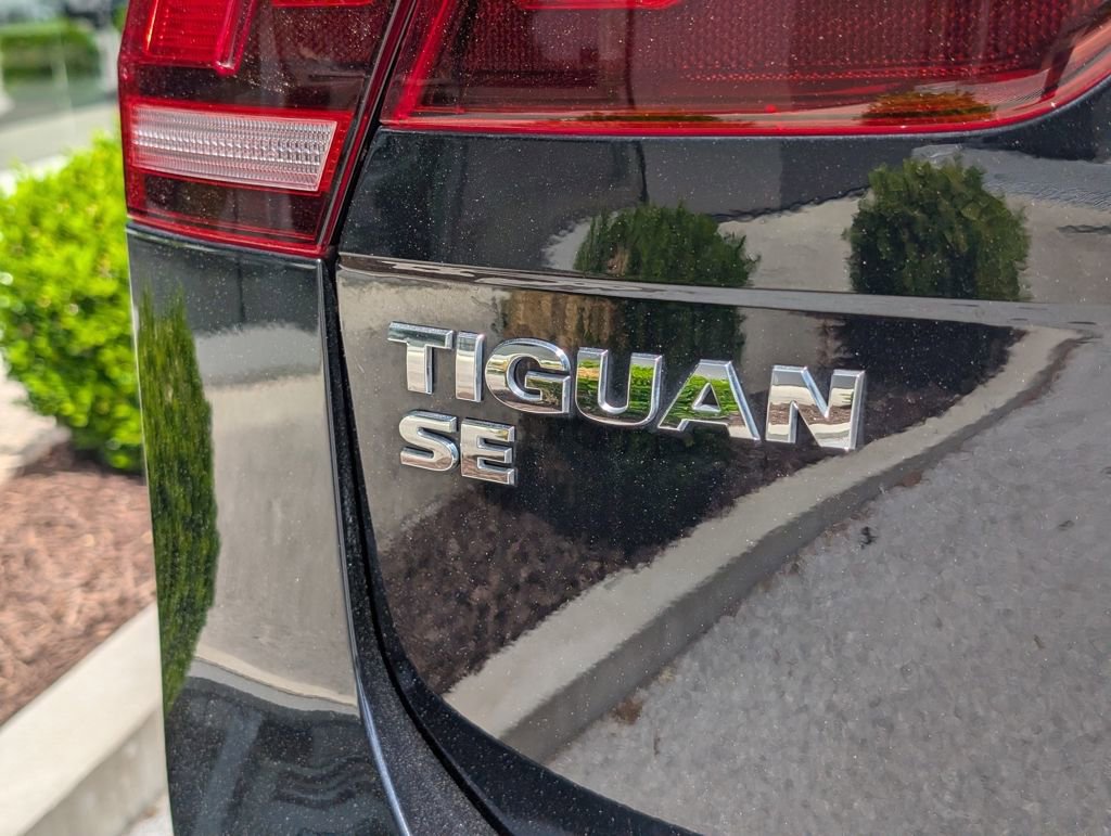 Used 2021 Volkswagen Tiguan SE FWD image 32