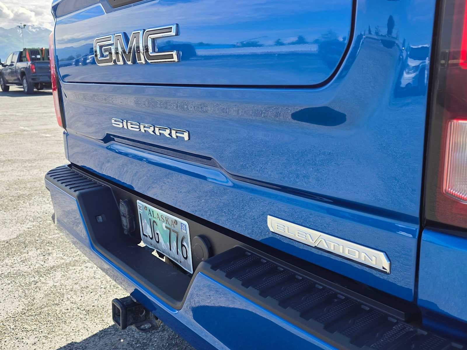 Used 2022 GMC Sierra 1500 Elevation w/ LPO, Elevation Black Package AWD/4WD image 14