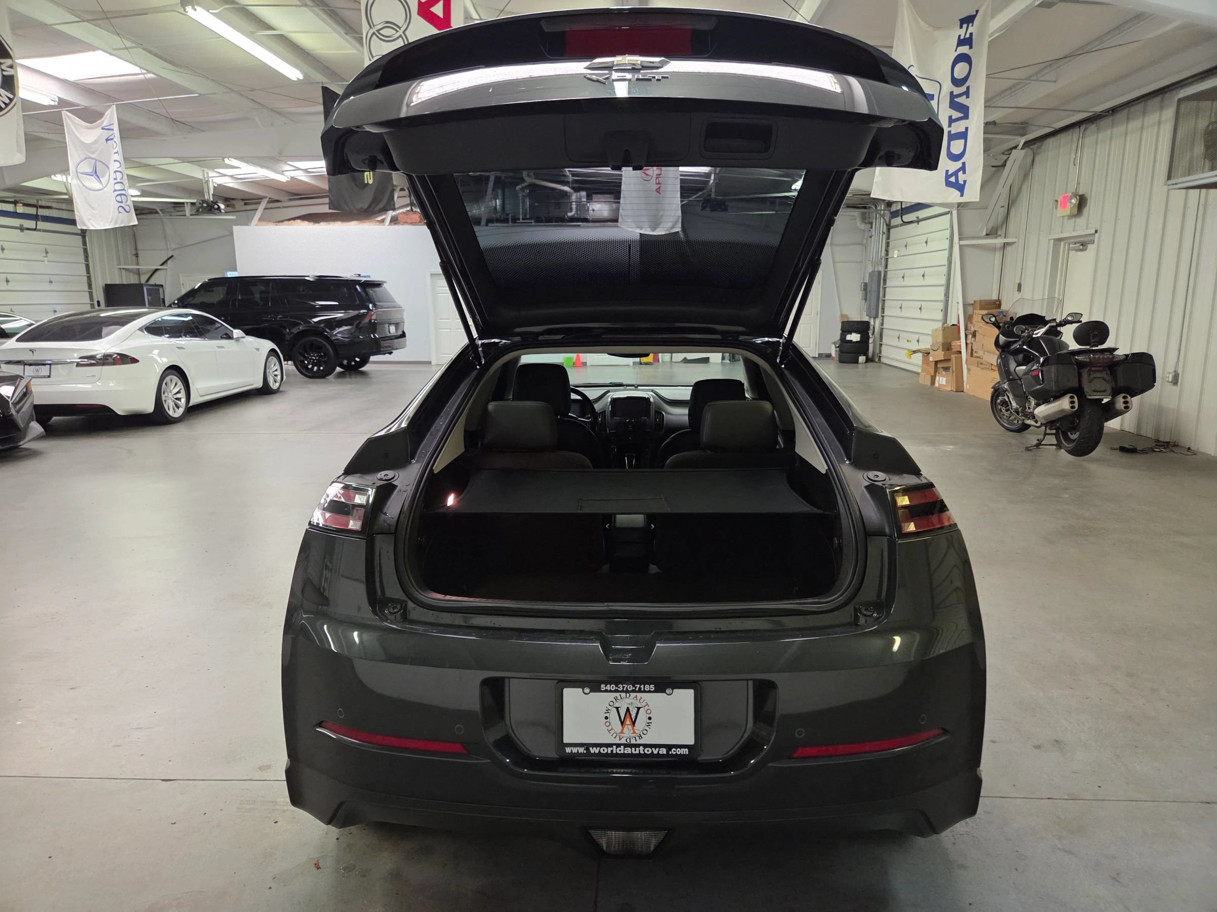 Used 2014 Chevrolet Volt Premium w/ Premium Trim Package FWD image 36