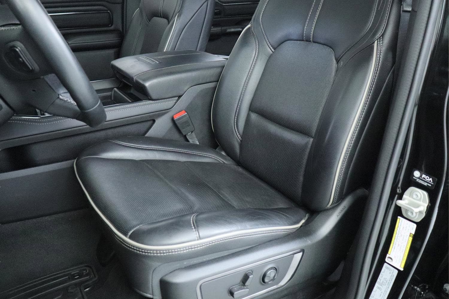 Used 2023 RAM 1500 Limited AWD/4WD image 12