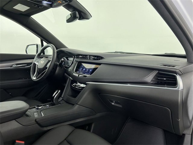 Certified 2025 Cadillac XT6 Luxury image 30