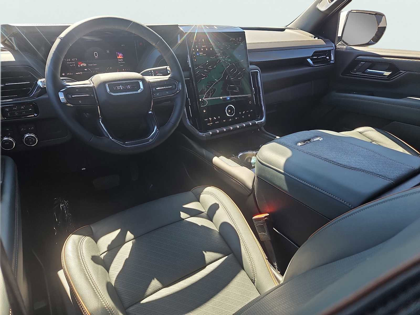 Used 2025 GMC Yukon AT4 w/ AT4 Premium Package image 11