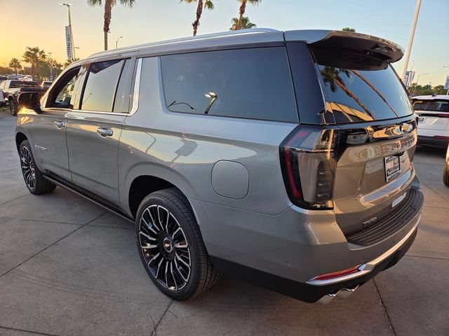 New 2026 Chevrolet Suburban High Country AWD/4WD image 3