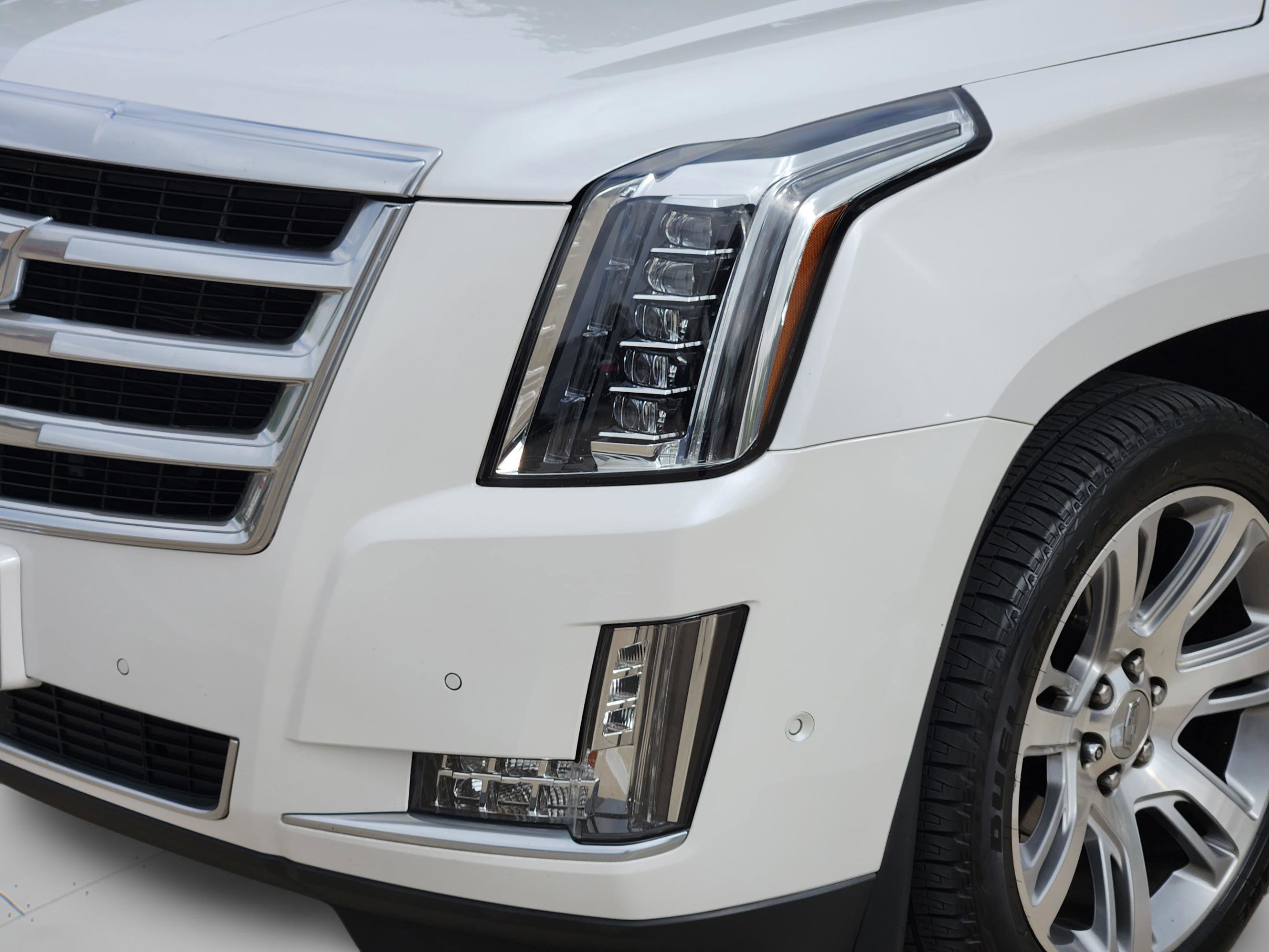 Used 2018 Cadillac Escalade ESV Premium Luxury AWD/4WD image 29