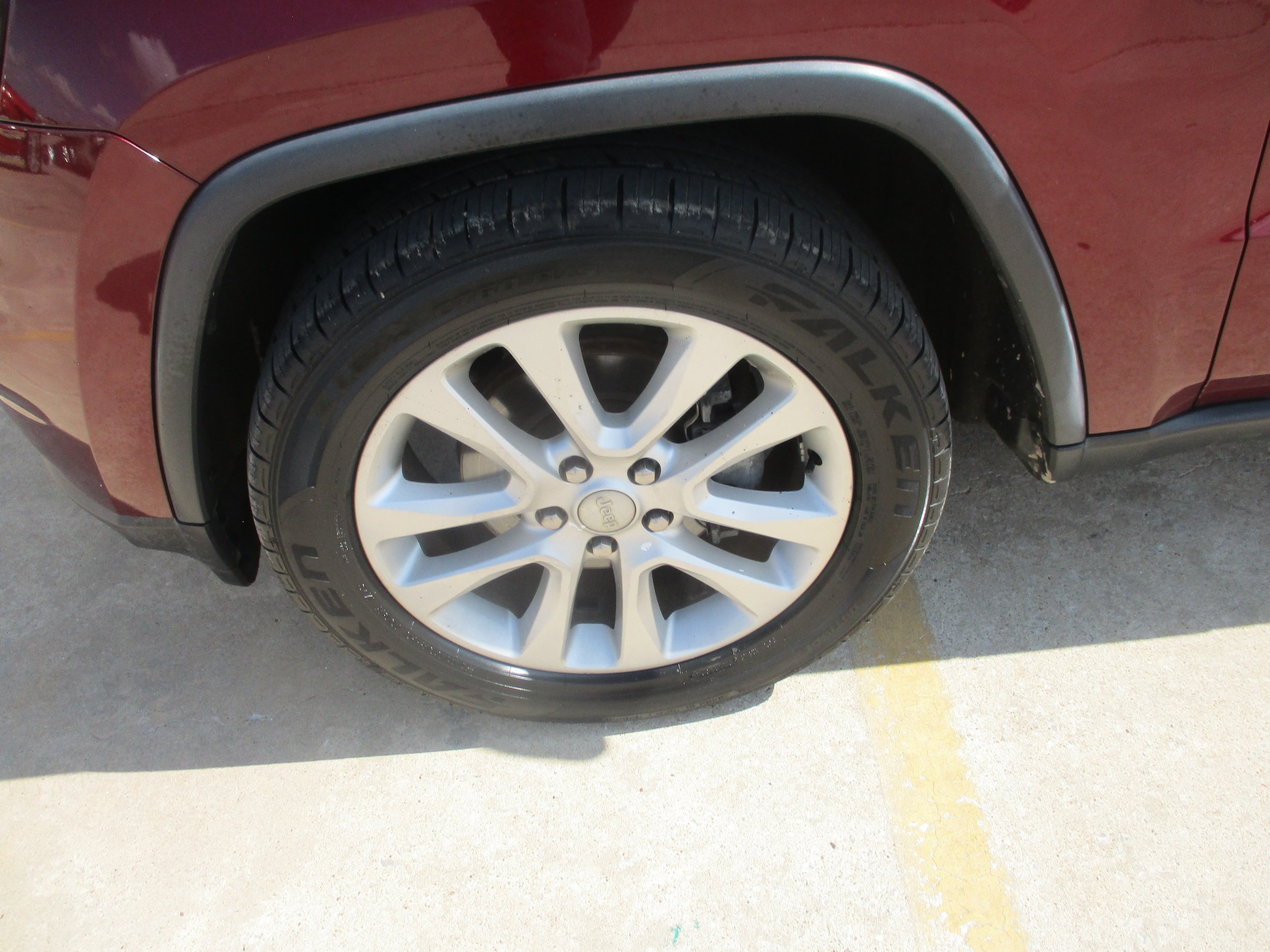 Used 2017 Jeep Grand Cherokee Limited RWD image 3