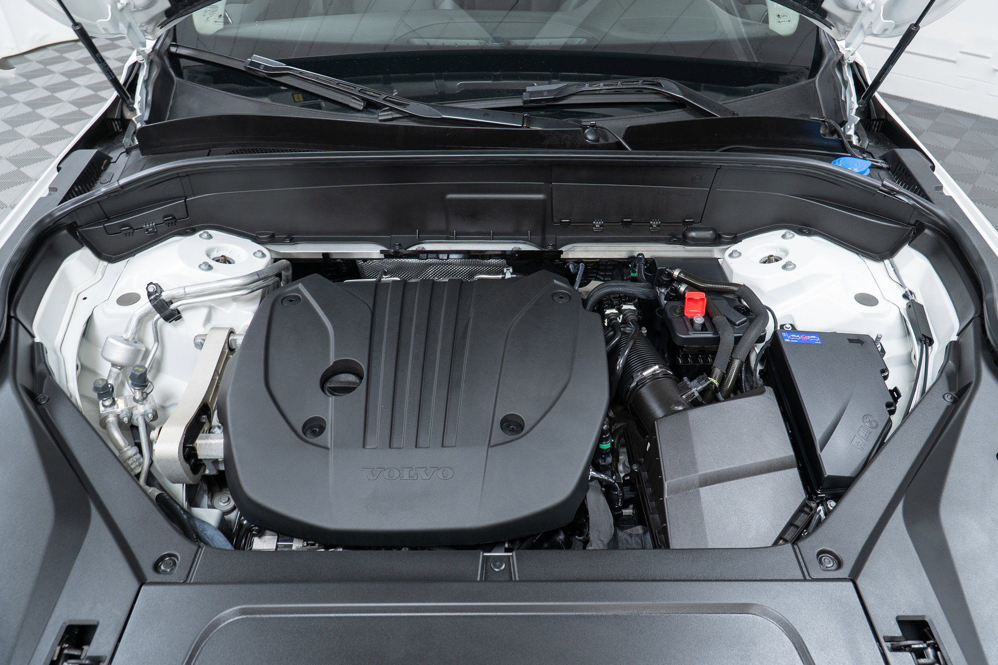 Used 2023 Volvo XC90 B5 Core w/ Protection Package Premier image 9