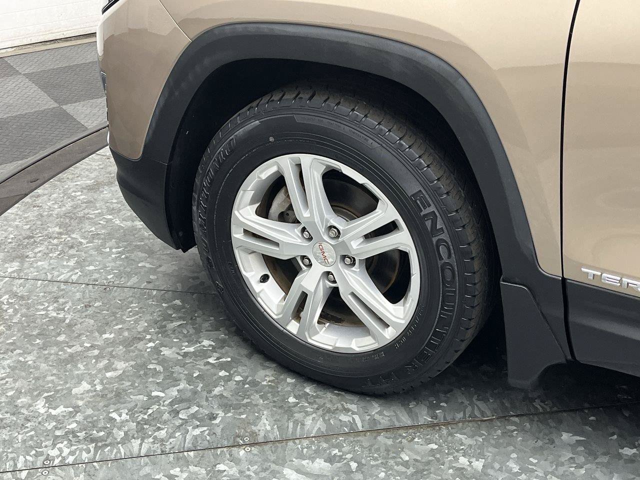 Used 2018 GMC Terrain SLE w/ Driver Convenience Package AWD/4WD image 32