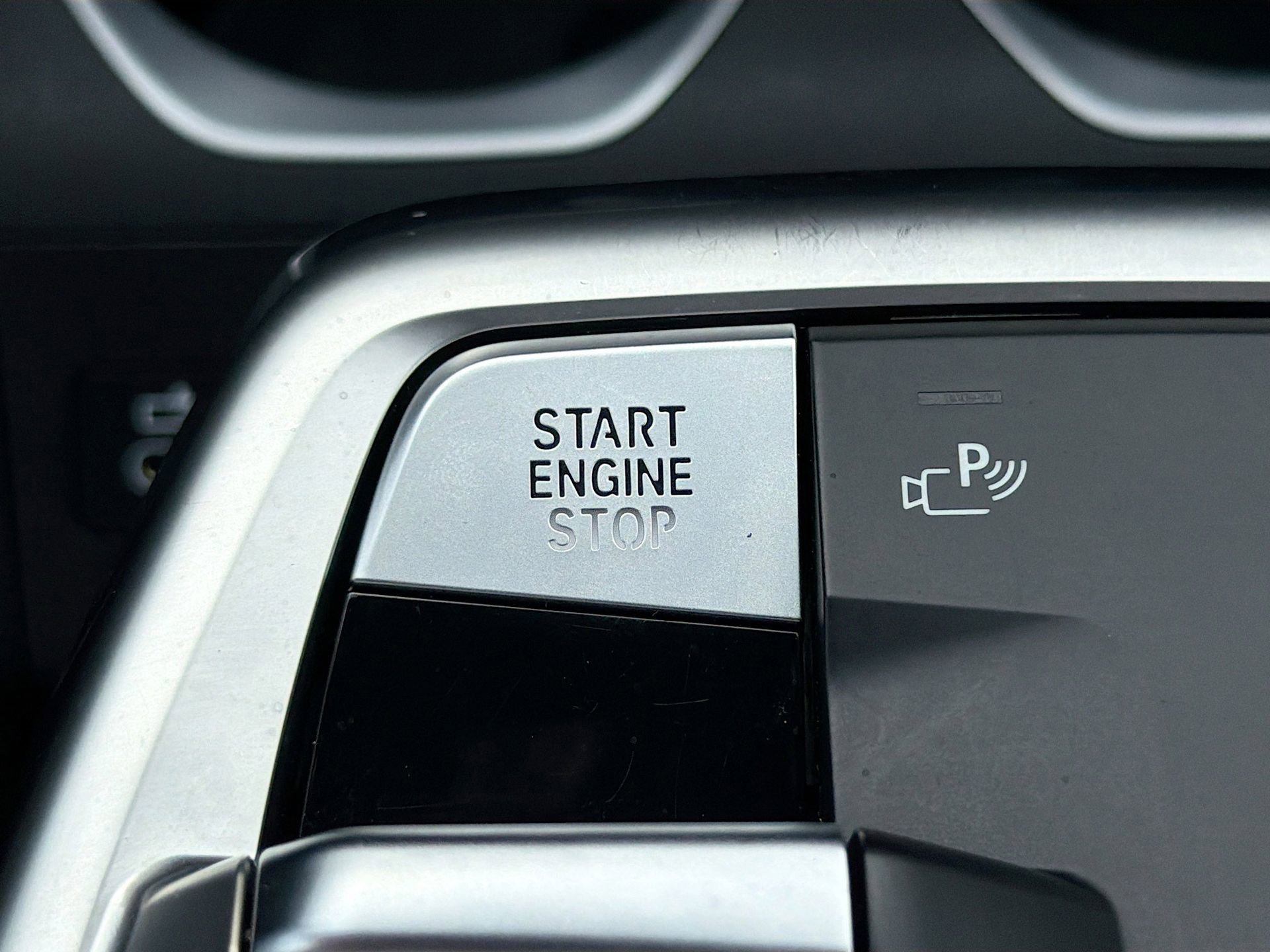 Certified 2025 BMW X2 xDrive28i w/ Convenience Package image 37