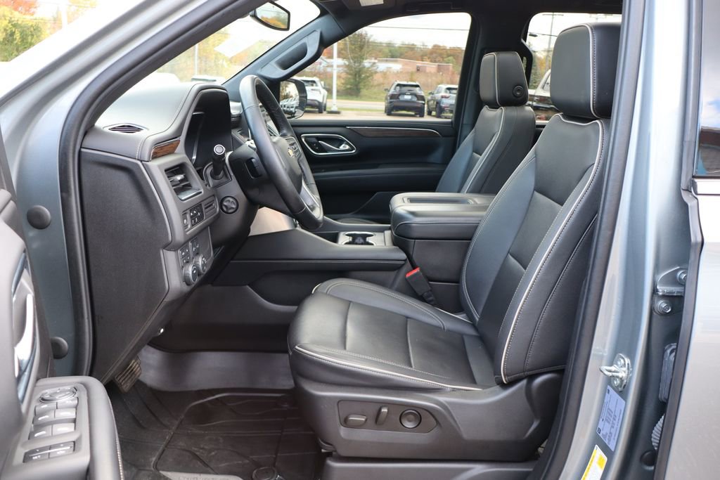 Used 2023 Chevrolet Suburban Premier image 12