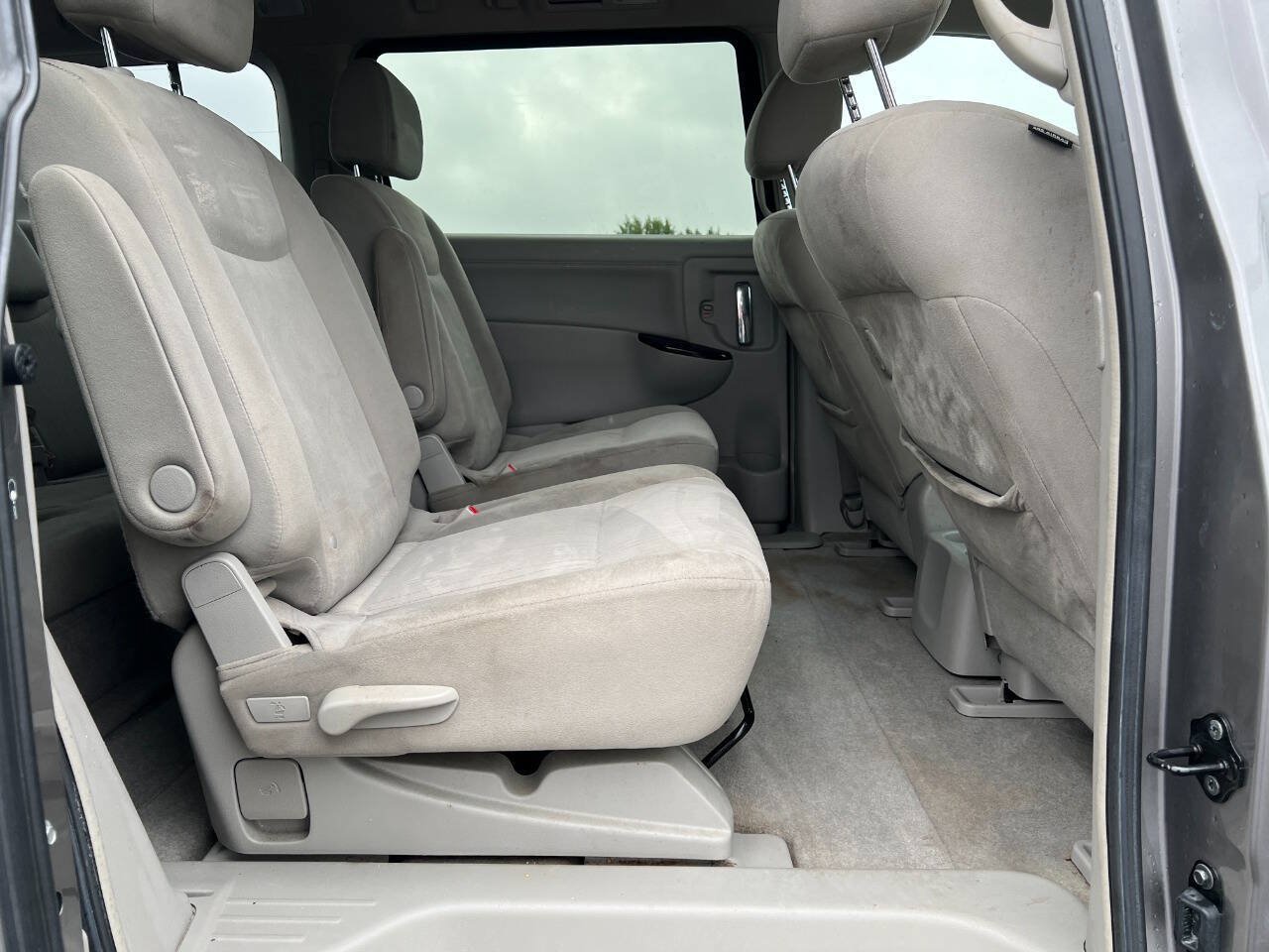 Used 2011 Nissan Quest SV w/ Value Cargo Pkg FWD image 15
