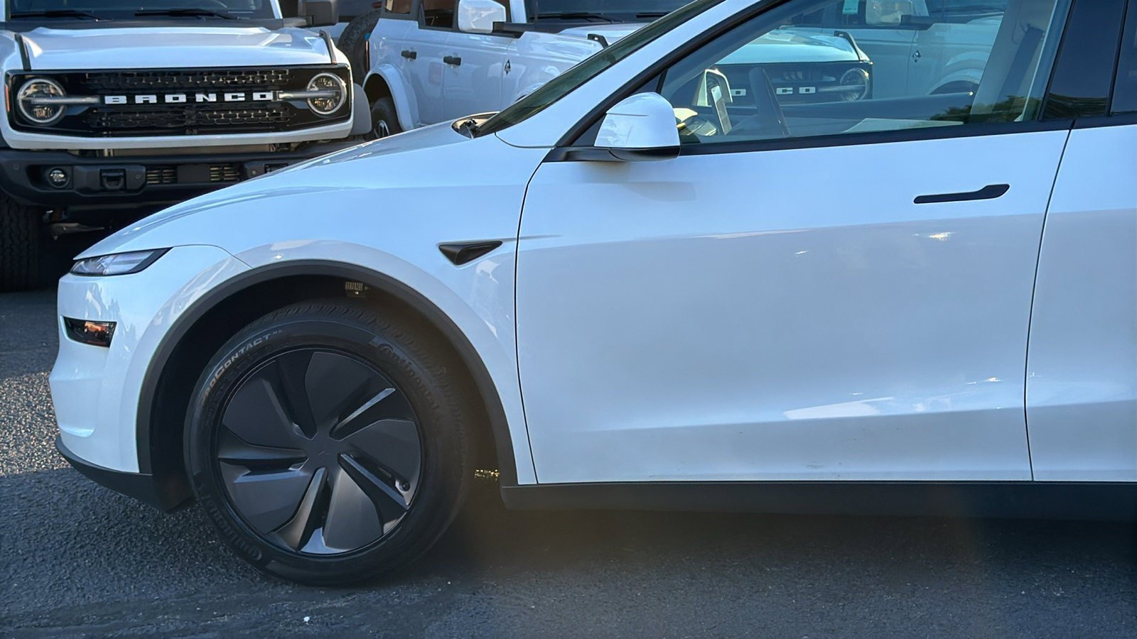 Used 2026 Tesla Model Y 2WD image 13