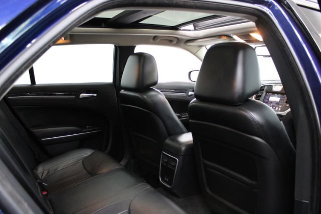 Used 2016 Chrysler 300 Limited RWD image 20