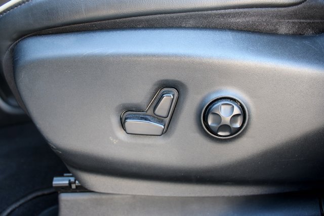 Used 2023 Chrysler Pacifica Limited w/ S Appearance Package image 14