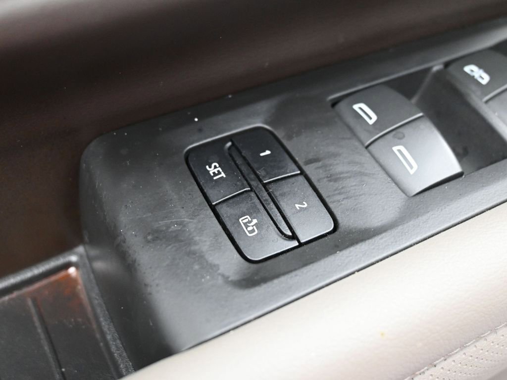 Used 2023 GMC Yukon XL SLT w/ SLT Luxury Package AWD/4WD image 27