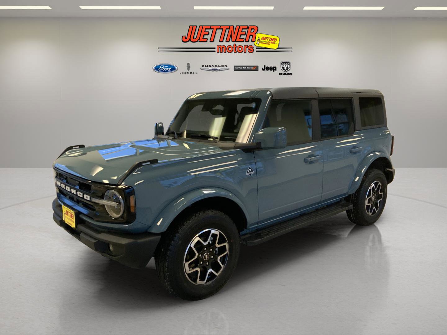 Used 2023 Ford Bronco Outer Banks image 4