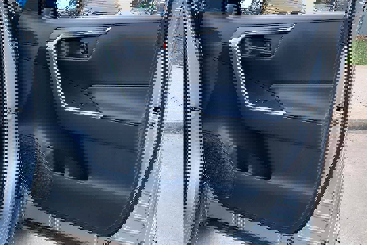 Used 2019 Toyota RAV4 LE image 22