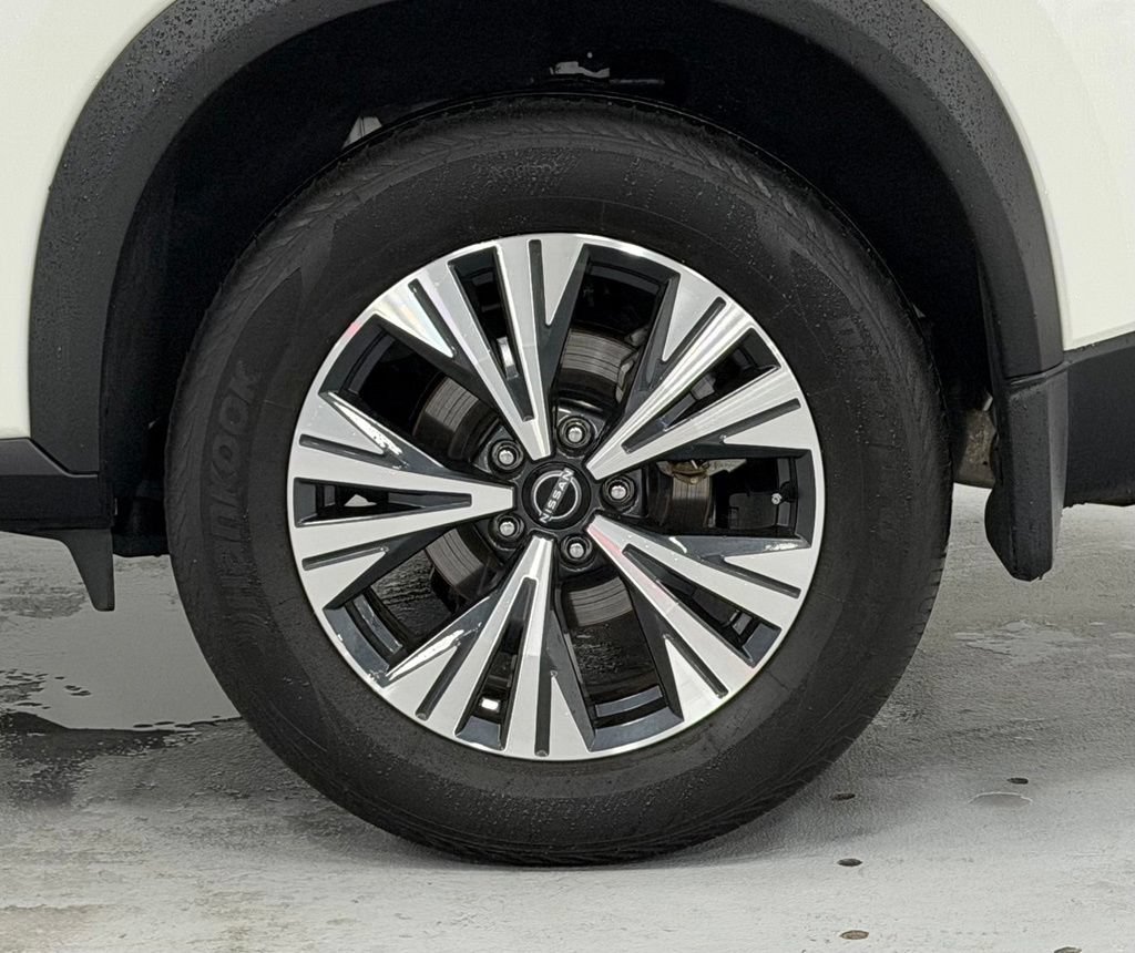 Used 2023 Nissan Rogue SV AWD/4WD image 8