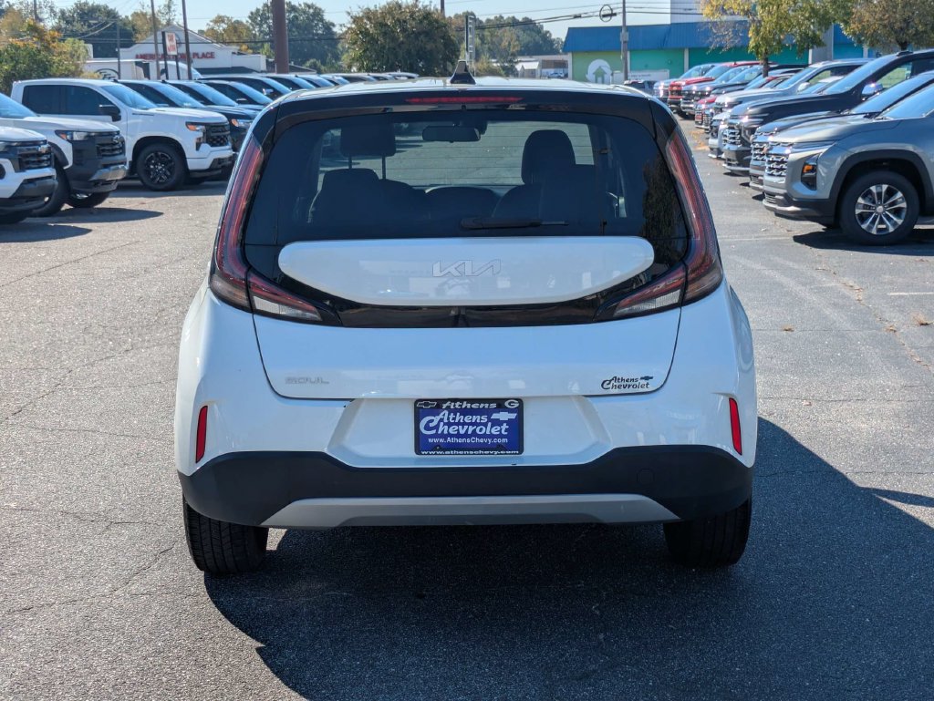 Used 2023 Kia Soul LX FWD image 5