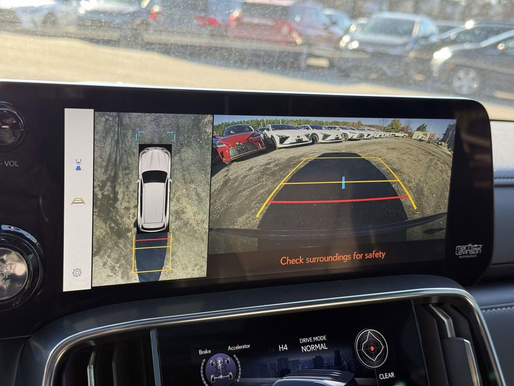 Used 2024 Lexus LX 600 4WD w/ Luxury Package image 11