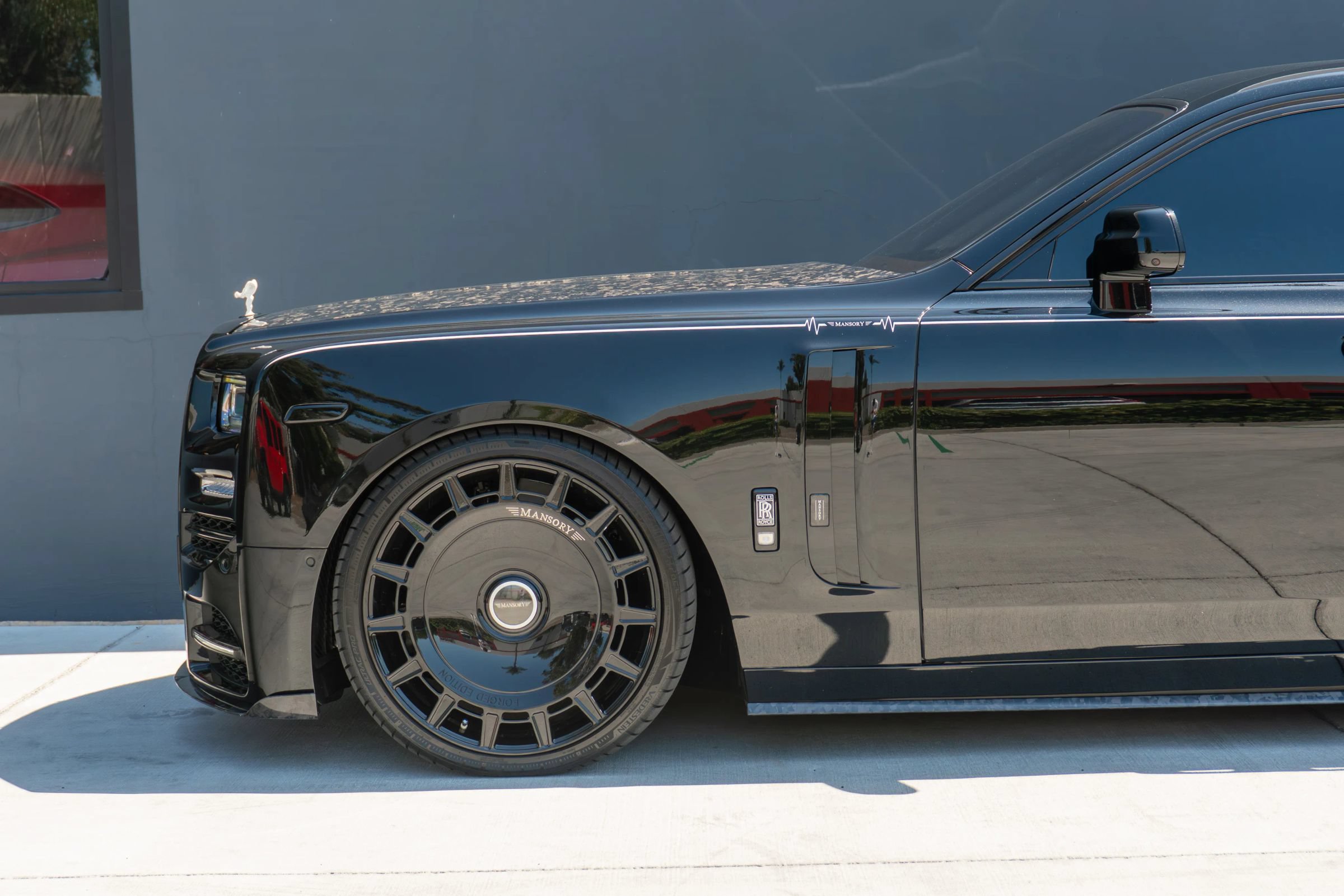 Used 2024 Rolls-Royce Phantom Sedan w/ The Phantom Package RWD image 19
