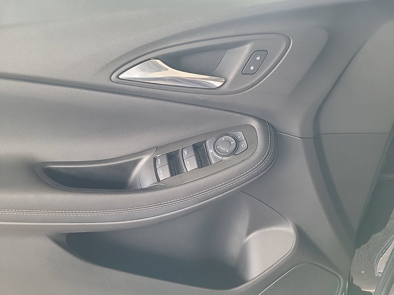 Used 2022 Buick Encore GX Preferred w/ Cold Weather Comfort Package FWD image 18