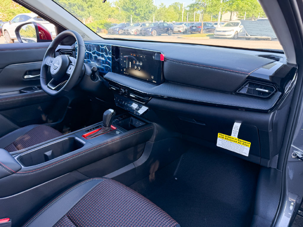New 2026 Nissan Kicks SR w/ Cold Weather Package AWD/4WD image 7
