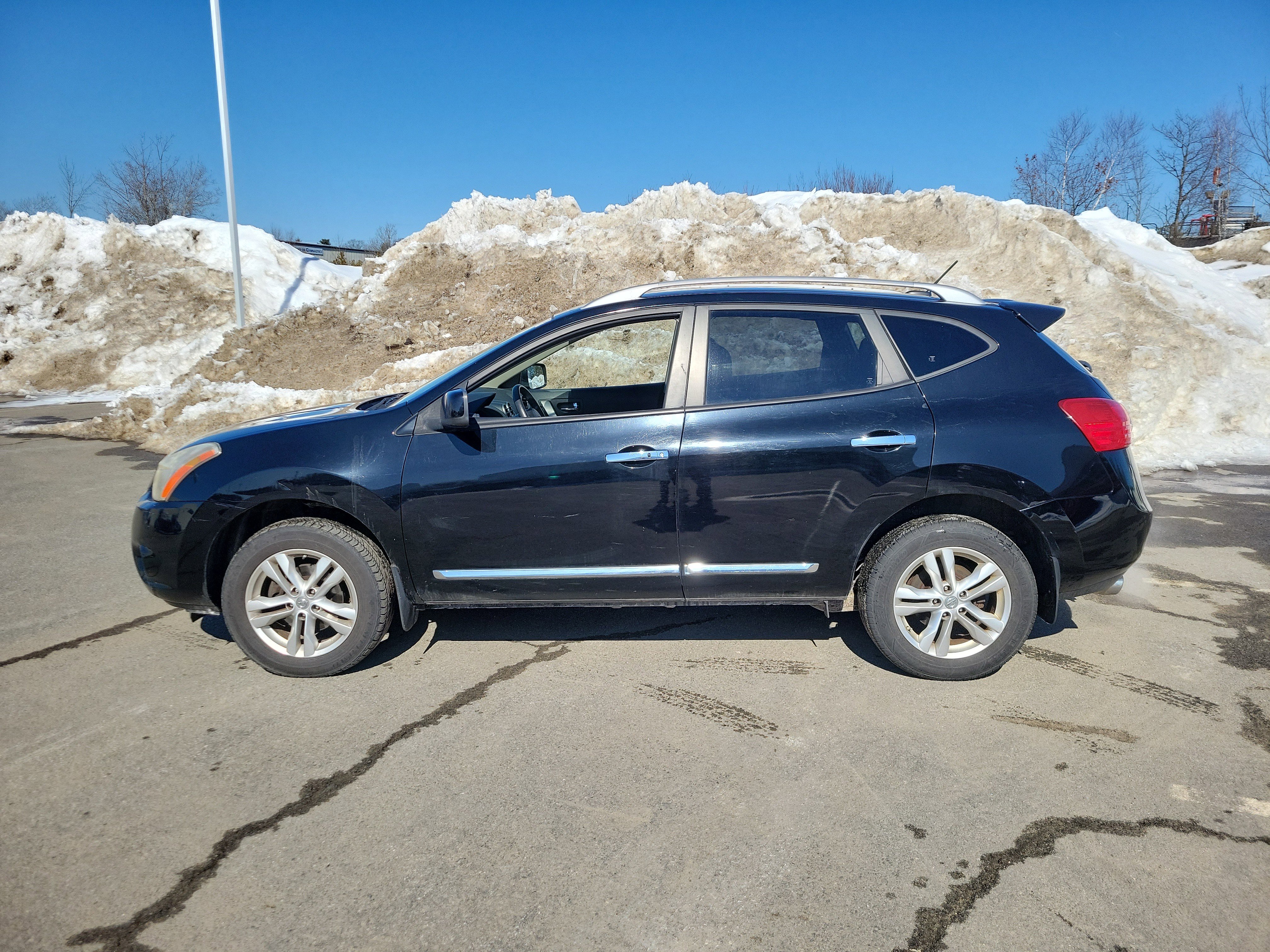 Used 2013 Nissan Rogue SV image 8