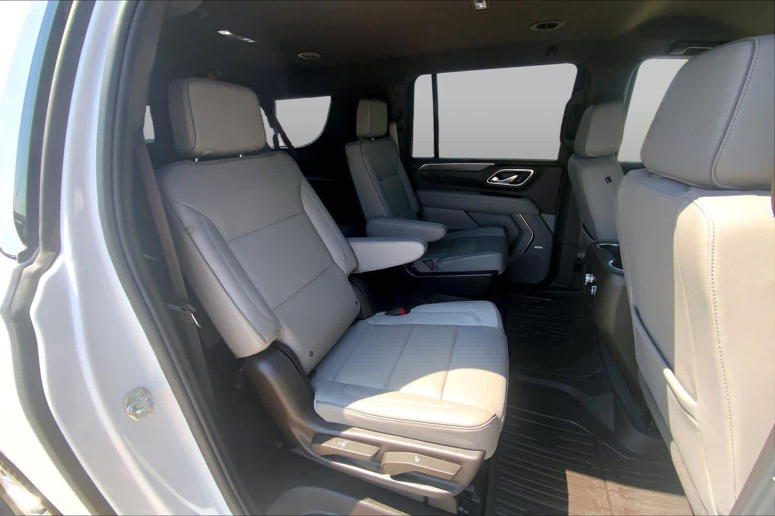 Used 2024 GMC Yukon XL SLT w/ SLT Luxury Package RWD image 20