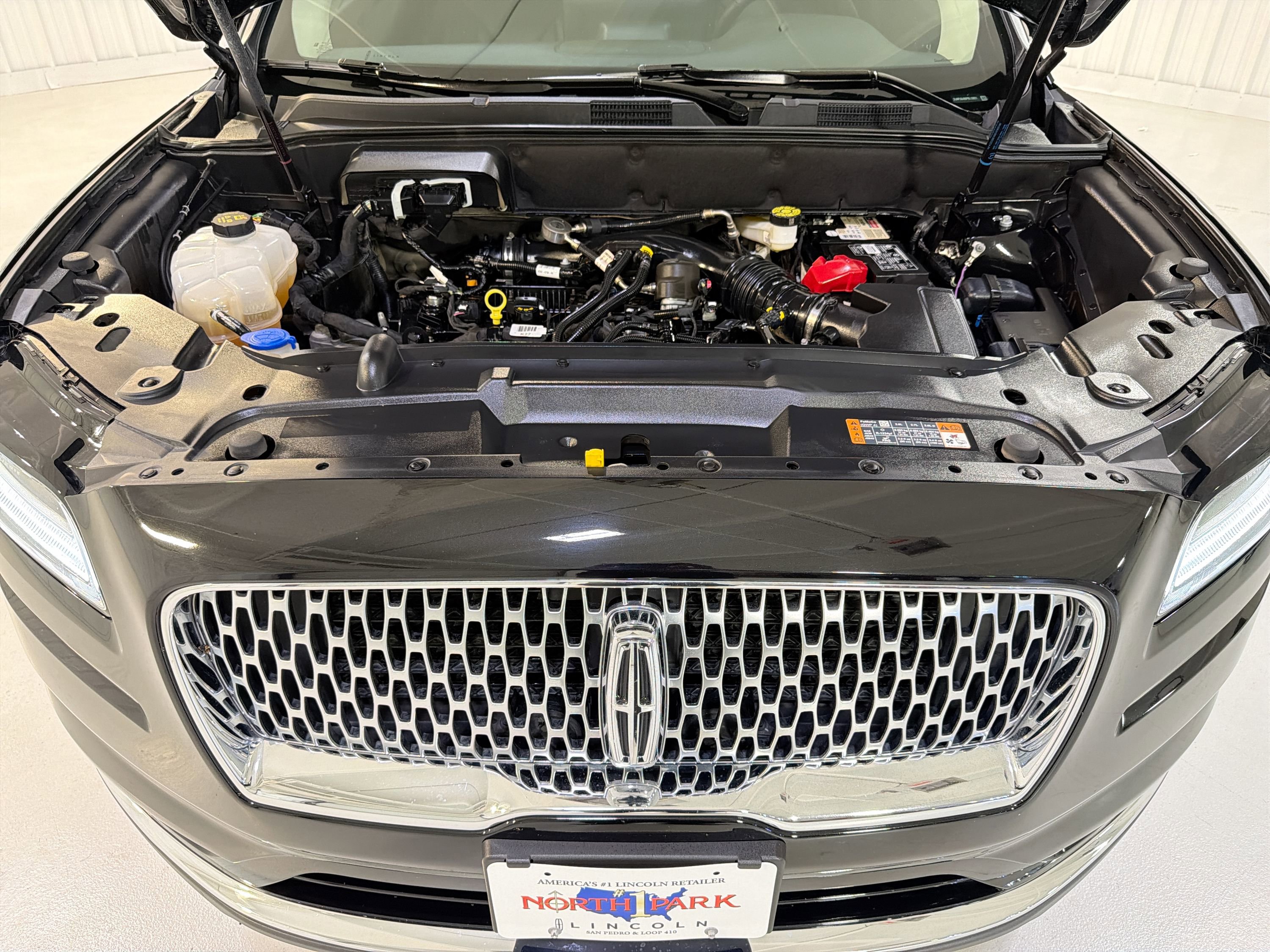 Used 2023 Lincoln Nautilus FWD w/ Premium Package image 30
