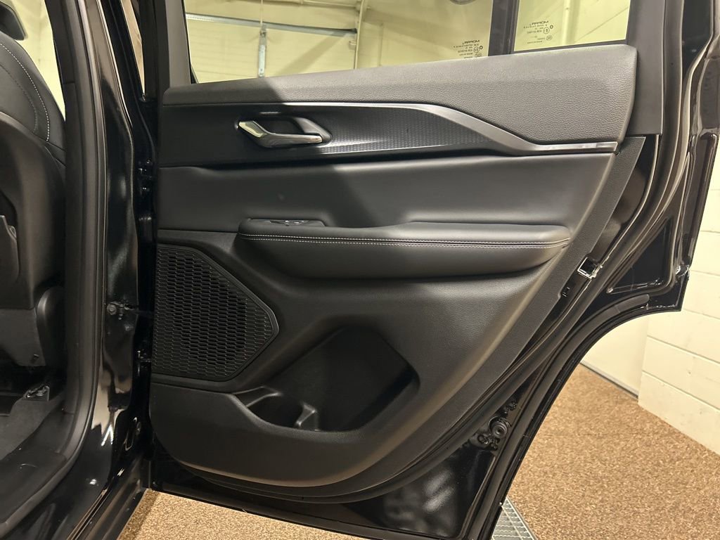 New 2026 Jeep Grand Cherokee Laredo X AWD/4WD image 15