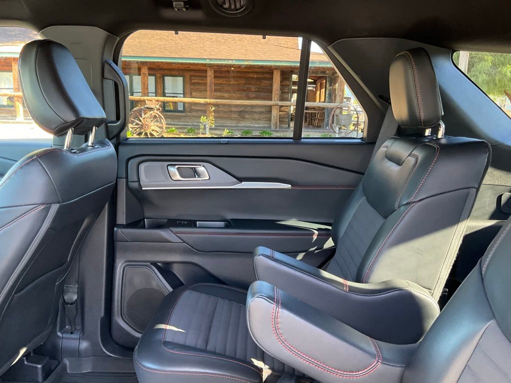 Certified 2025 Ford Explorer ST-Line w/ Premium Package image 22