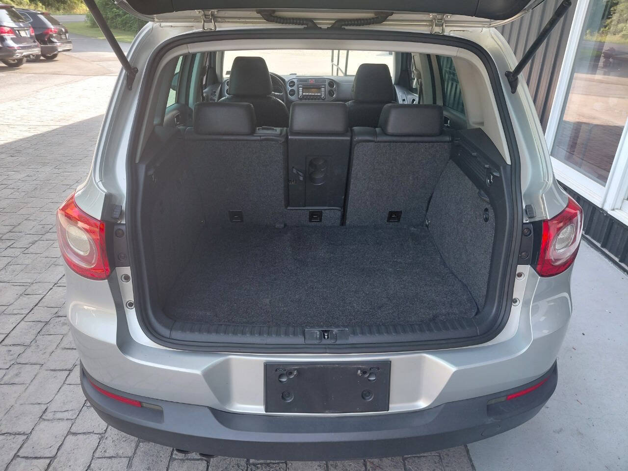 Used 2009 Volkswagen Tiguan SE AWD/4WD image 8