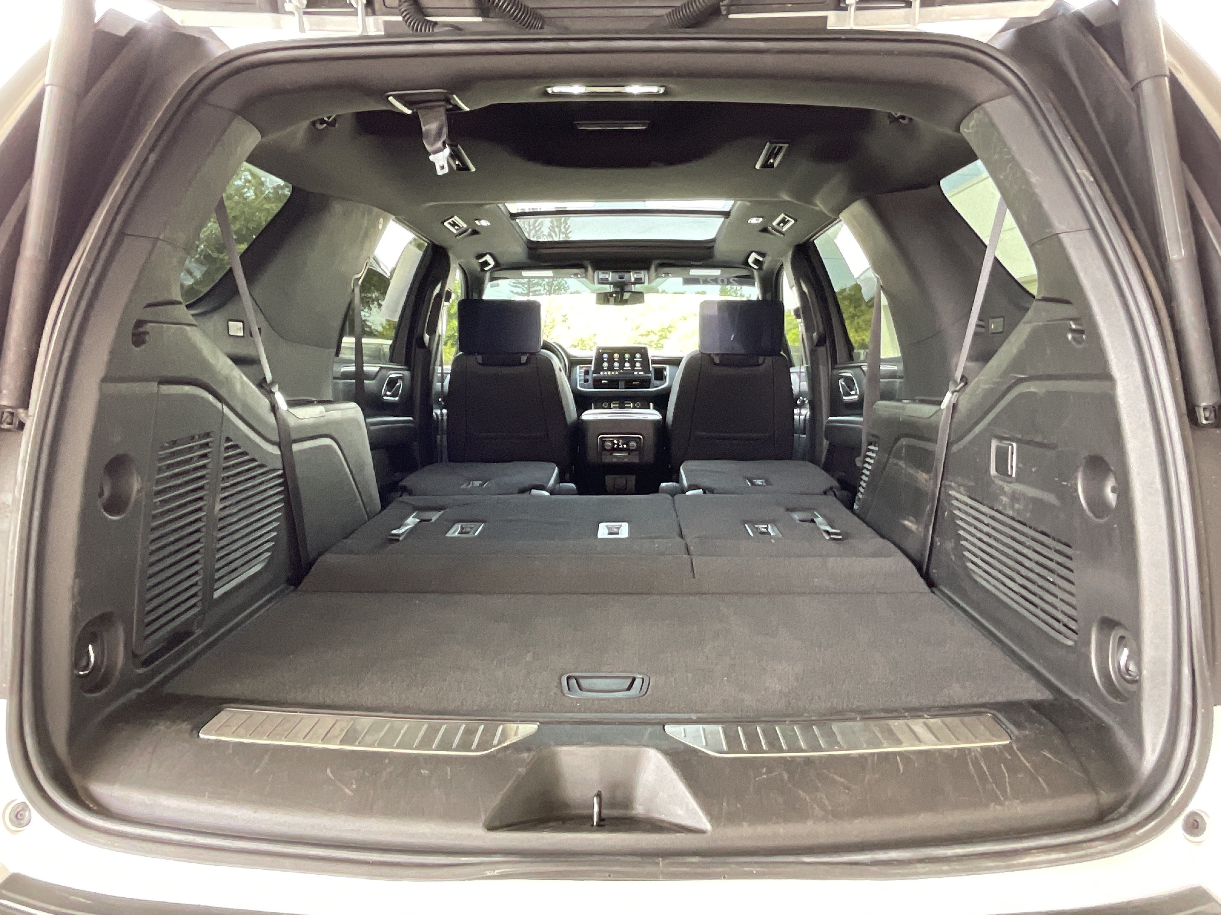 Used 2021 Chevrolet Tahoe Z71 w/ Rear Media and Nav Package AWD/4WD image 28