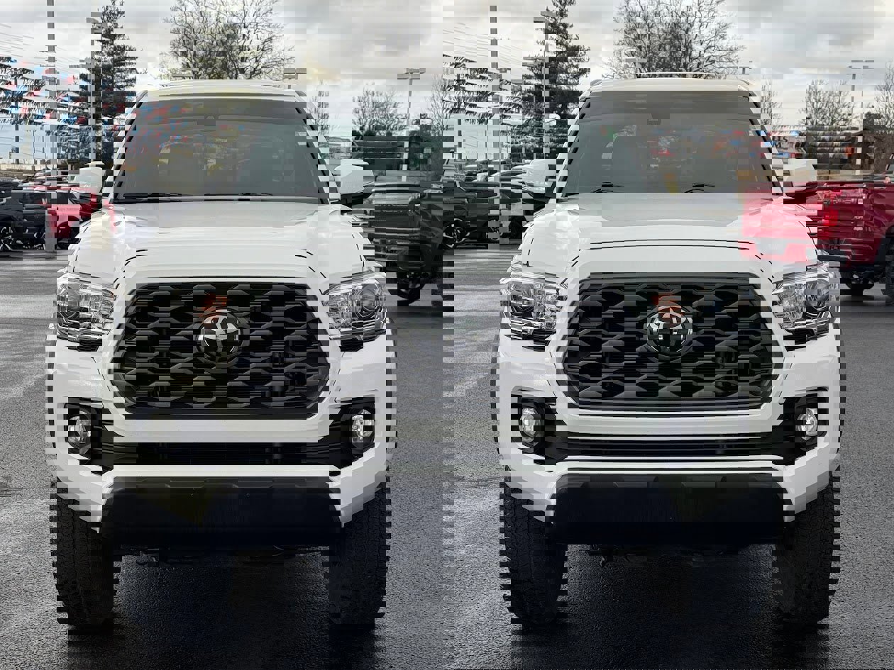 Used 2021 Toyota Tacoma TRD Off-Road w/ Technology Package image 2