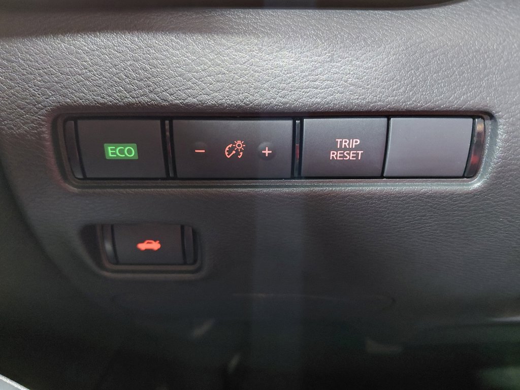 Used 2025 Nissan Sentra SV FWD image 29