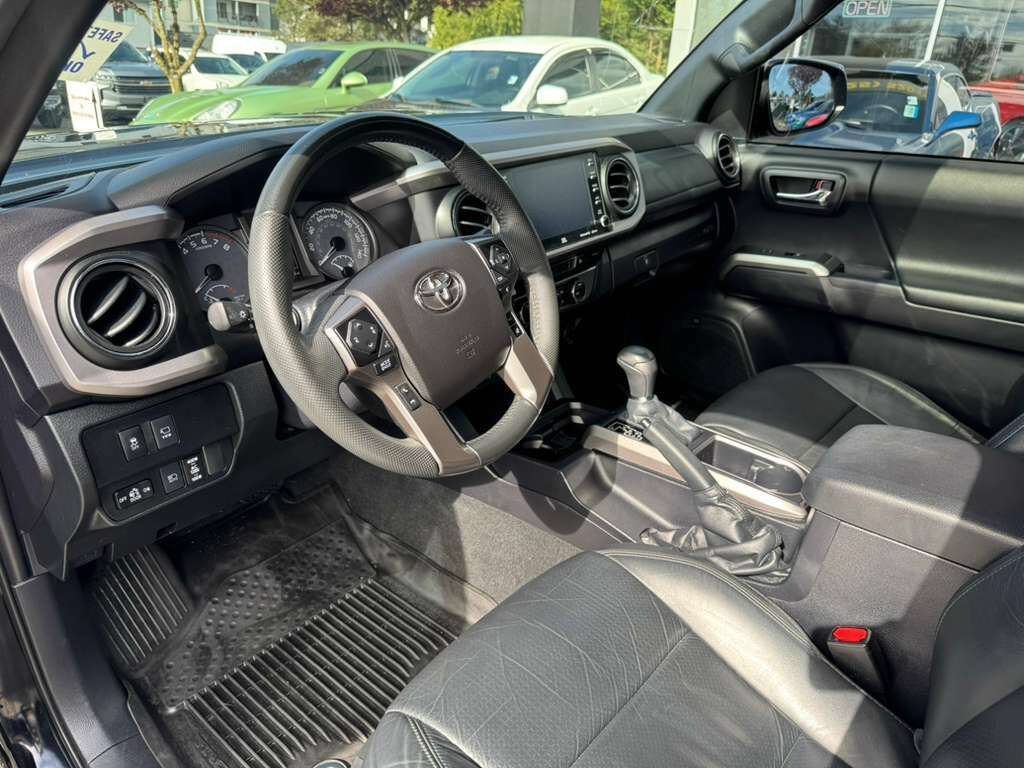 Used 2021 Toyota Tacoma Limited w/ Blackout Package (TMS) AWD/4WD image 24