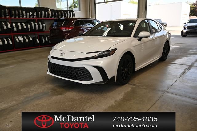 New 2026 Toyota Camry SE FWD image 1