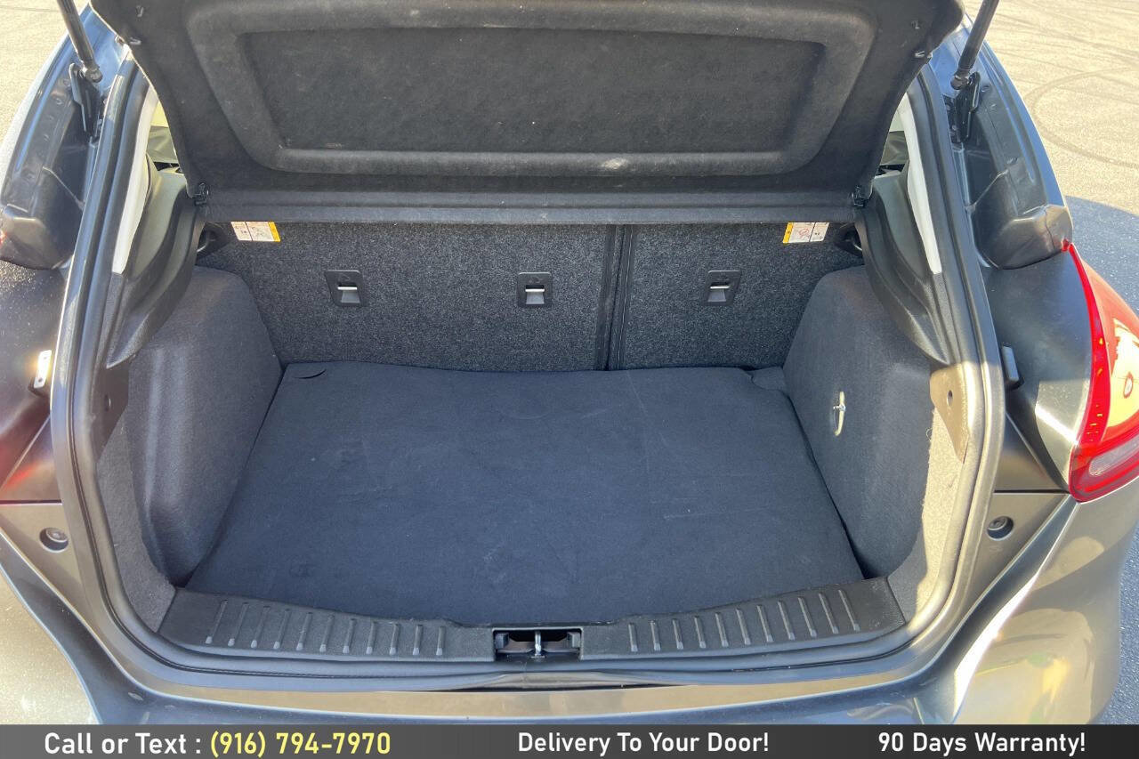 Used 2017 Ford Focus Titanium image 11