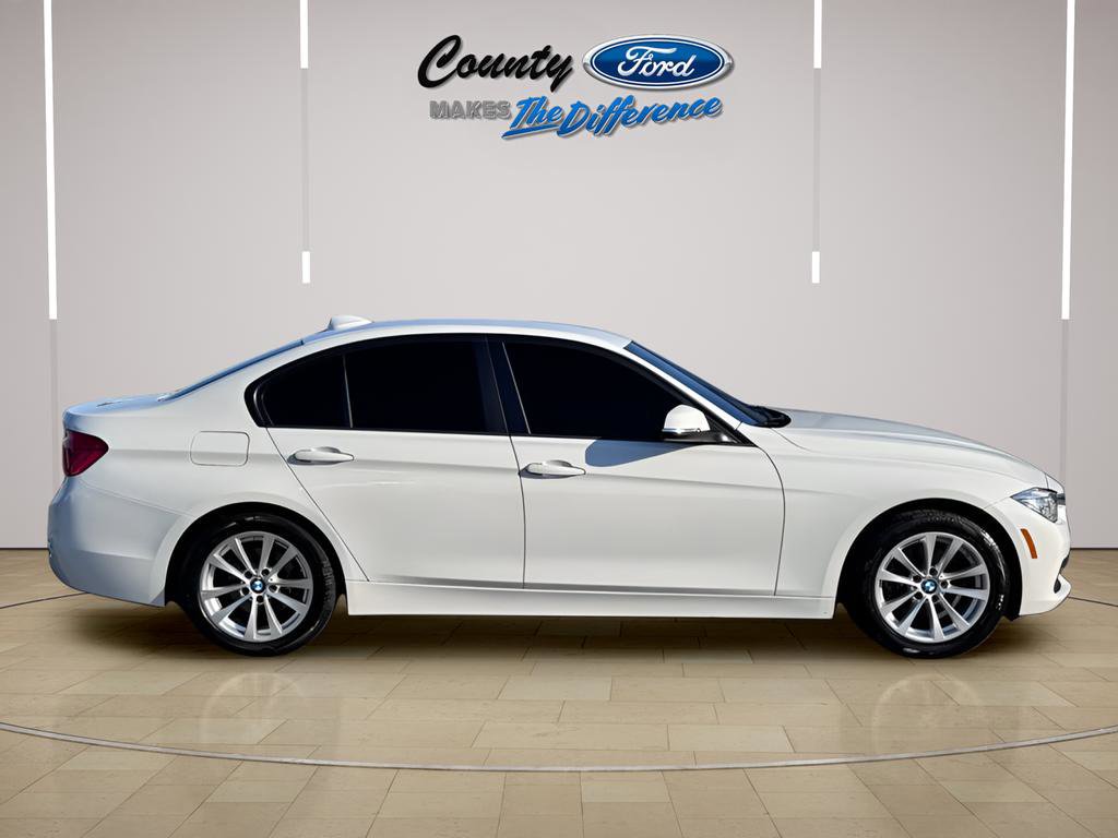 Used 2018 BMW 320i Sedan RWD image 23