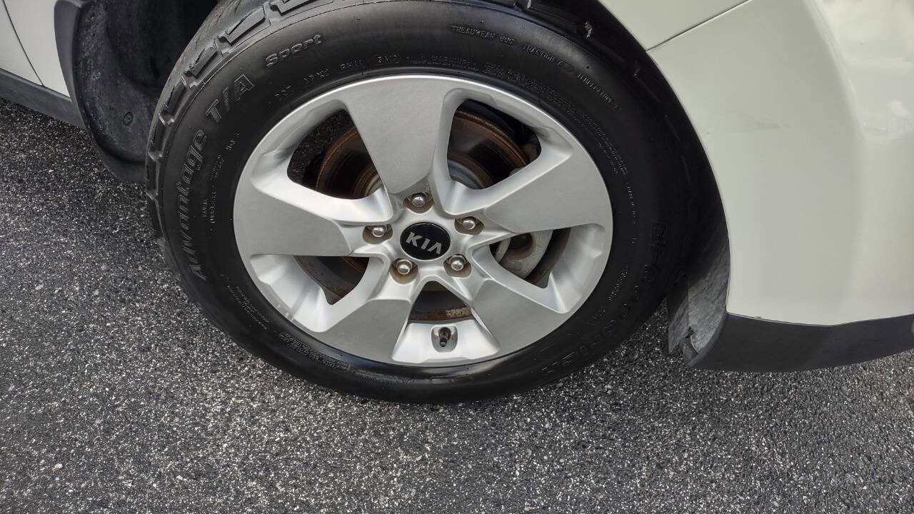 Used 2017 Kia Soul w/ Convenience Package image 39
