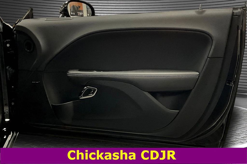 Used 2016 Dodge Challenger SRT Hellcat image 25