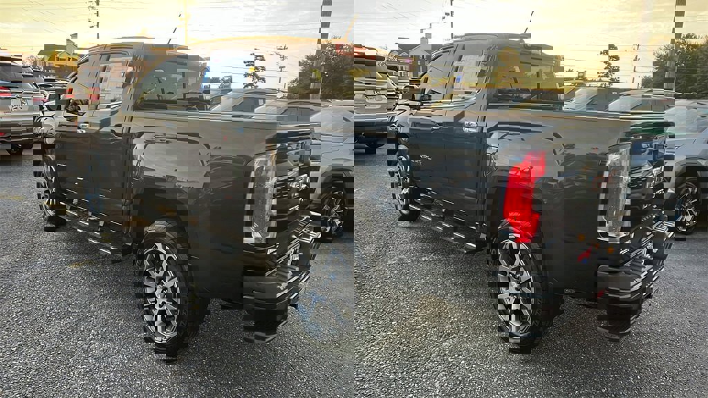 Used 2022 GMC Canyon Denali image 7