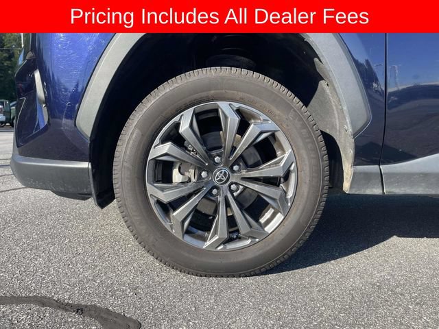 Used 2022 Toyota RAV4 XLE Premium AWD/4WD image 9