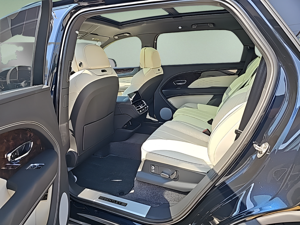 New 2024 Bentley Bentayga Extended Wheelbase AWD/4WD image 27