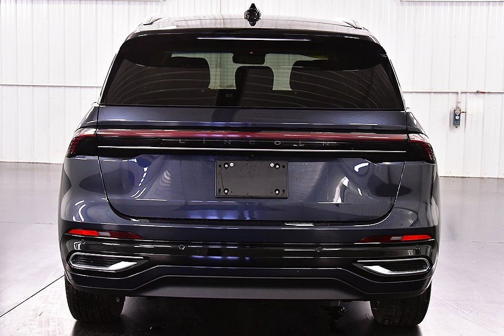 Used 2024 Lincoln Nautilus Reserve image 6