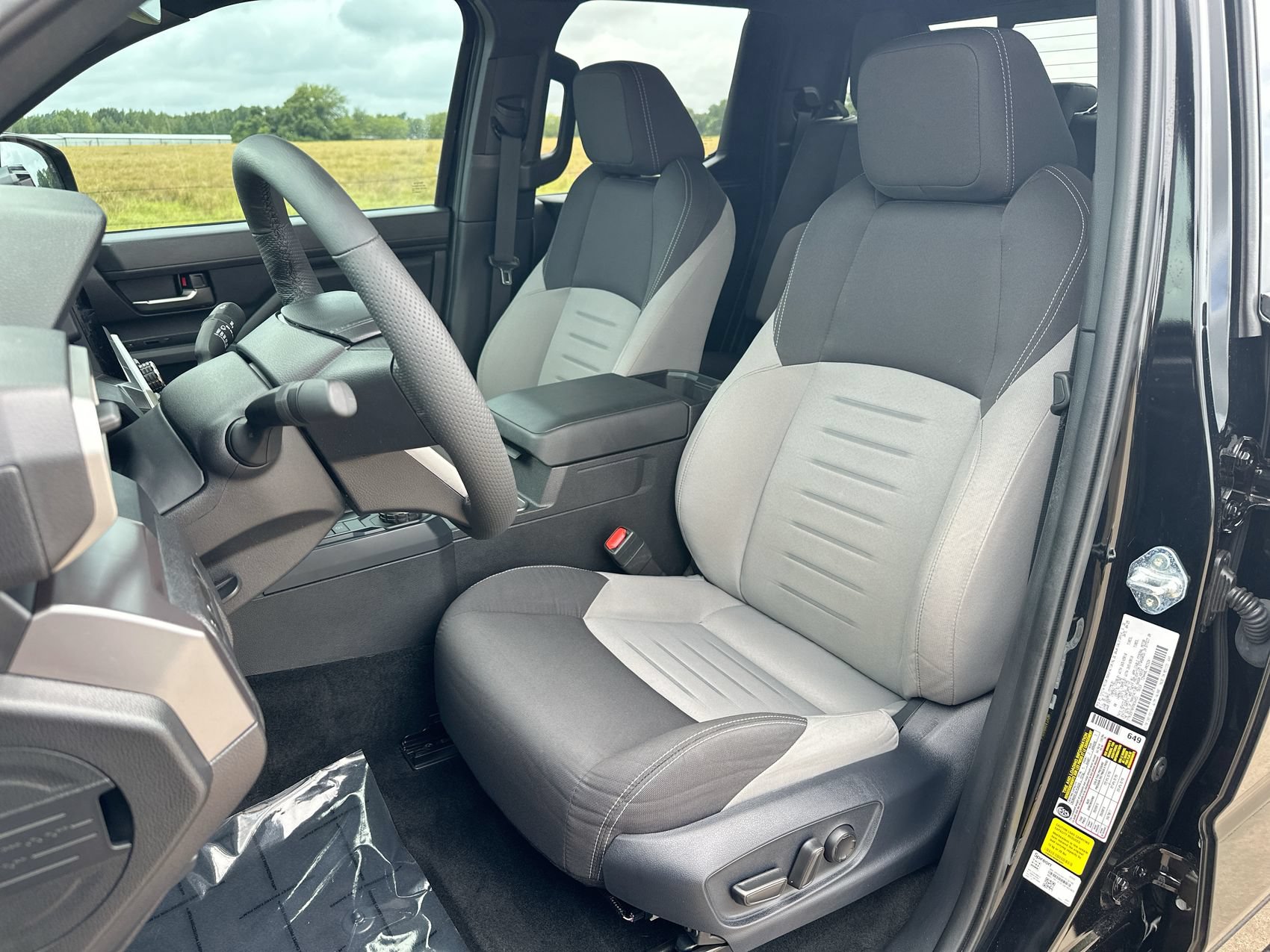 Used 2025 Toyota Tacoma TRD Sport w/ TRD Sport Upgrade Package RWD image 11