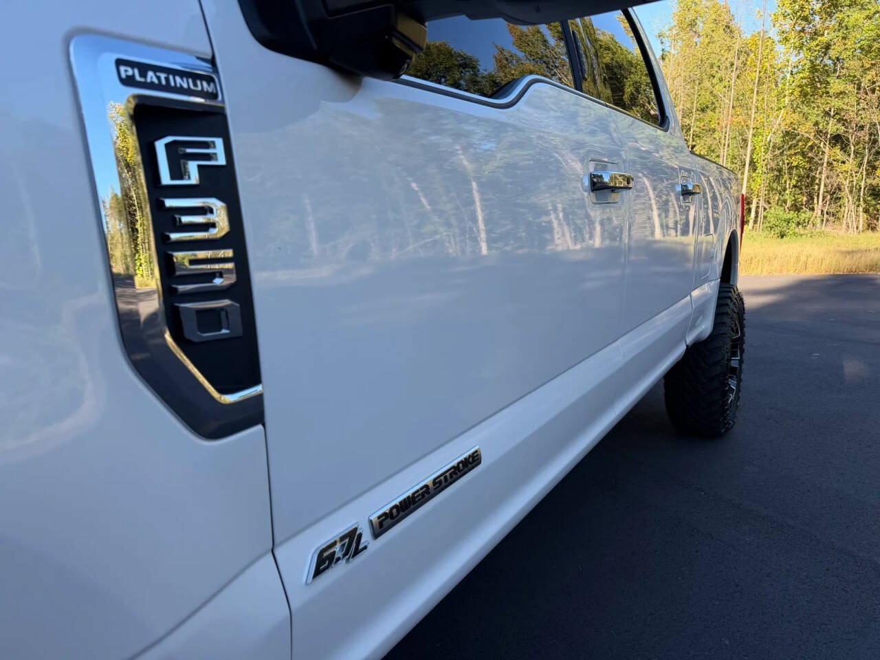 Used 2017 Ford F350 Platinum w/ Platinum Ultimate Package AWD/4WD image 12