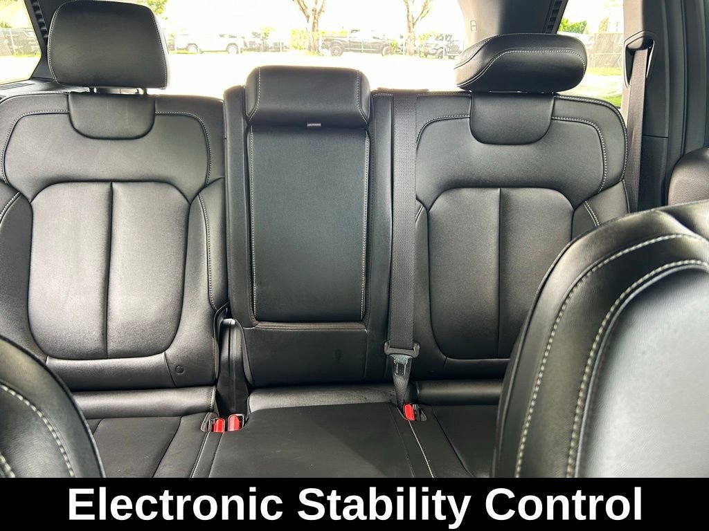 Certified 2024 Jeep Grand Cherokee Limited w/ Black Appearance Package image 15