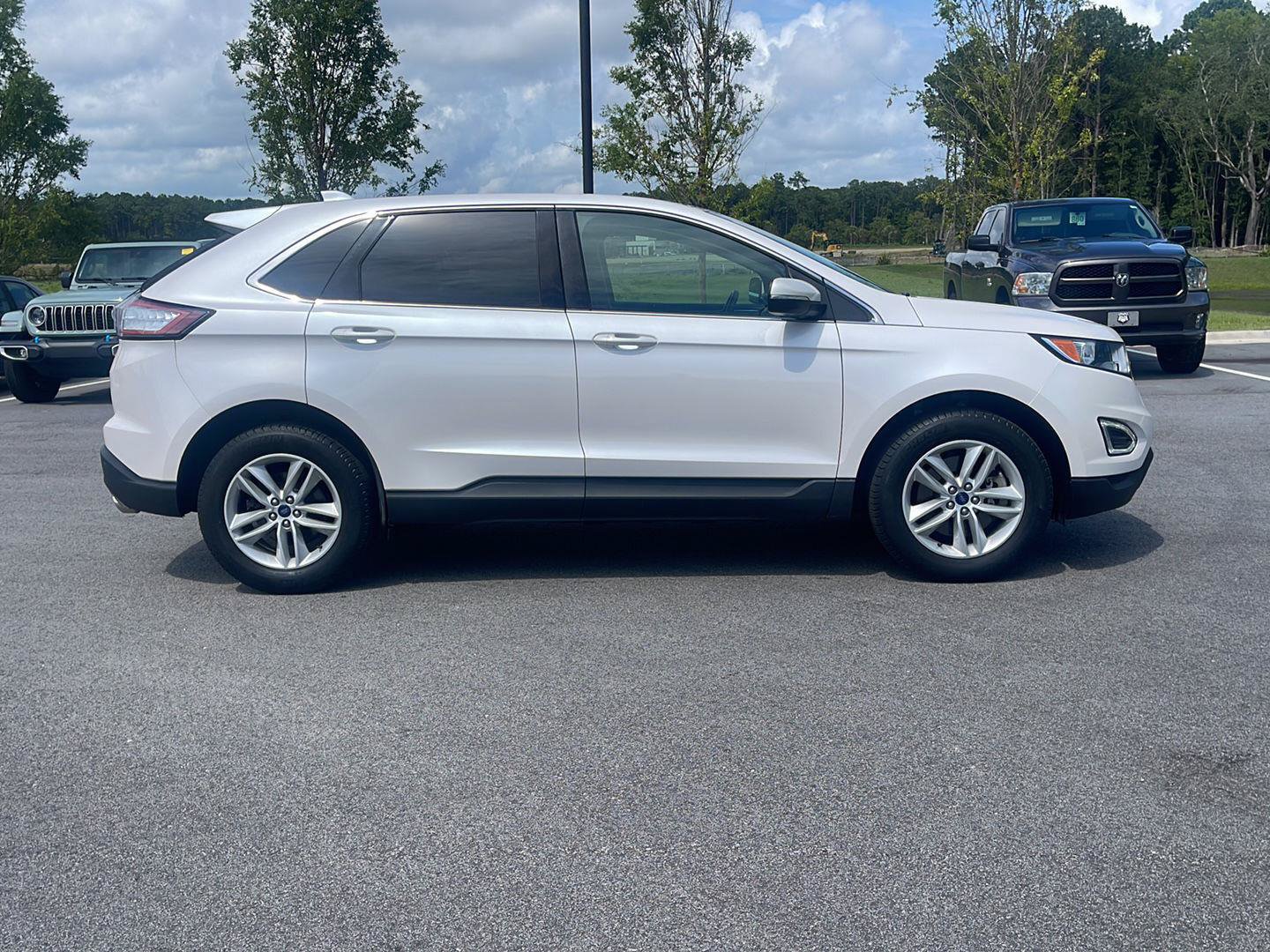 Used 2018 Ford Edge SEL w/ Equipment Group 201A AWD/4WD image 8