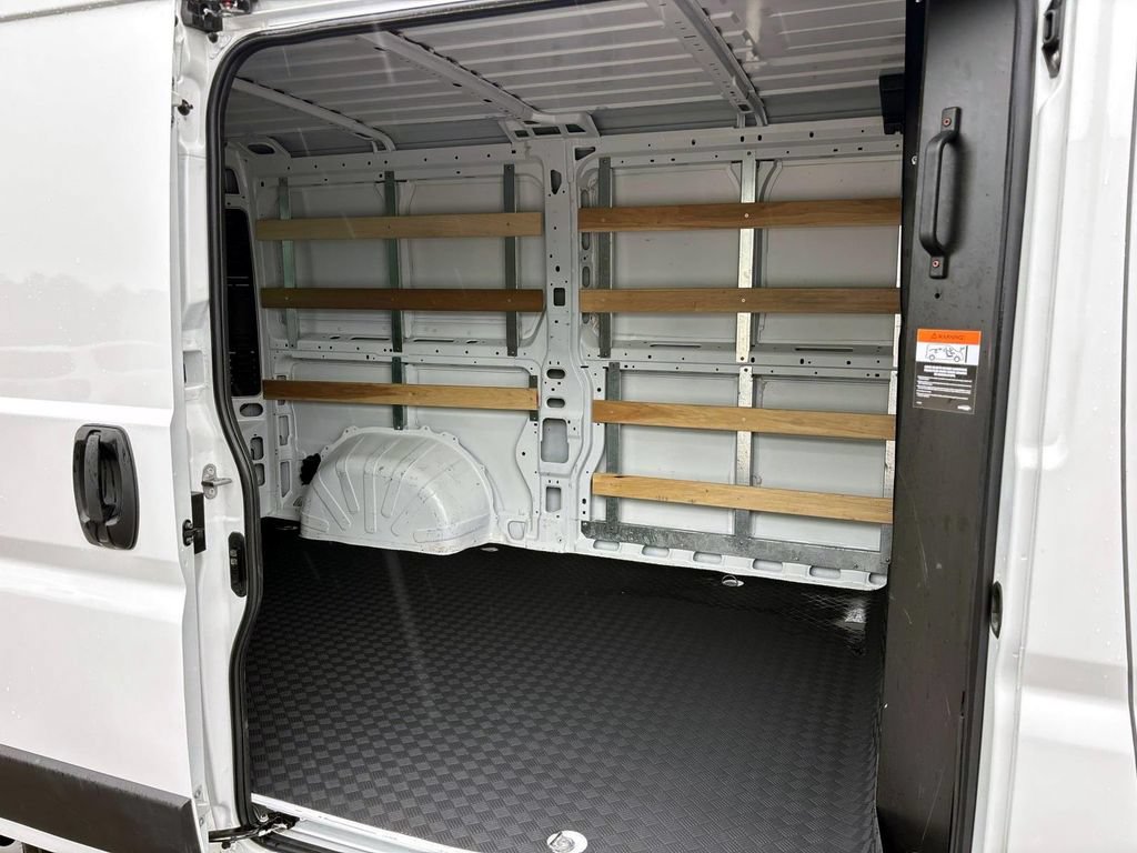 Used 2025 RAM ProMaster 2500 w/ U-Haul Equipment Group FWD image 13